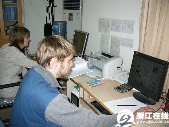 “中國(guó) 寧波”開(kāi)政府網(wǎng)站先河 多語(yǔ)種細(xì)分服務(wù)對(duì)象