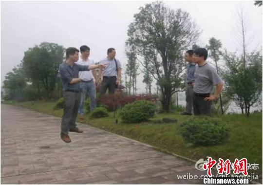 圖為余杭政府網(wǎng)站上的“懸浮”照片頁面。