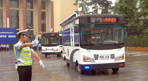 成都市公安局采購的移動警務平臺車。