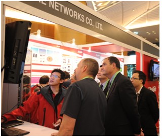 銳捷網(wǎng)絡(luò)亮相2011亞太互聯(lián)網(wǎng)科技高峰會(huì)