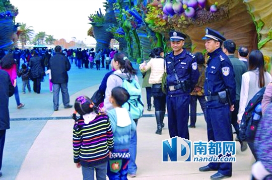 <p>&nbsp;&nbsp;&nbsp;&nbsp;長隆海洋王國春節(jié)期間共接待游客近15萬人次，橫琴派出所長隆海洋王國現(xiàn)場(chǎng)安保執(zhí)勤迎來了巨大的安保壓力。</p>