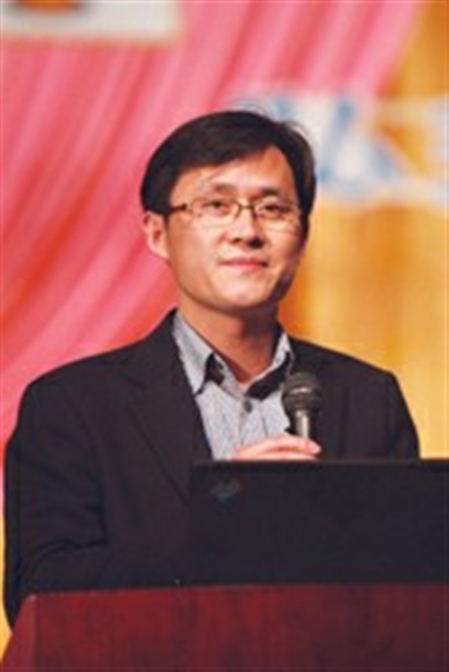 上海市閔行區(qū)教育局局長 王浩