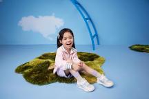 孩子不同年齡段如何選學(xué)步鞋，江博士健康鞋來教你