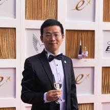 旅美經(jīng)濟(jì)學(xué)家向凌云教授獲聘為利比里亞共和國(guó)特邀經(jīng)濟(jì)顧問