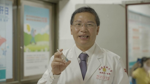 愛心守護(hù)醫(yī)護(hù)工作者 百支綠芳華抗病毒抑菌劑捐助一線