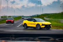 走進(jìn)路特斯全球智能工廠，探尋首款純電超跑SUV Eletre的極致基因