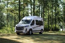 愜意城市露營更需好車相伴！上汽大通MAXUS旅行家V100與福特房車，誰更出色？