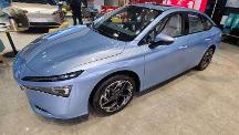 打車不如開車 城市小白領(lǐng)喜提闊氣家轎