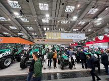 產(chǎn)業(yè)觀察：“中國農(nóng)機(jī)”賽道升溫 龍頭企業(yè)加速引領(lǐng)突圍