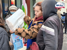 維達(dá)集團(tuán)旗下包大人亮相滬上慈善集市，公益推動(dòng)銀發(fā)經(jīng)濟(jì)深耕